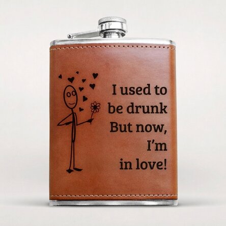 Leather-covered pocket flask personalised with message - In love
