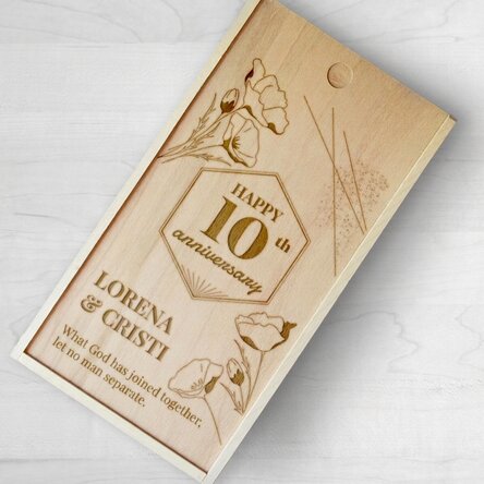 Personalised wooden gift box with message - Happy anniversary