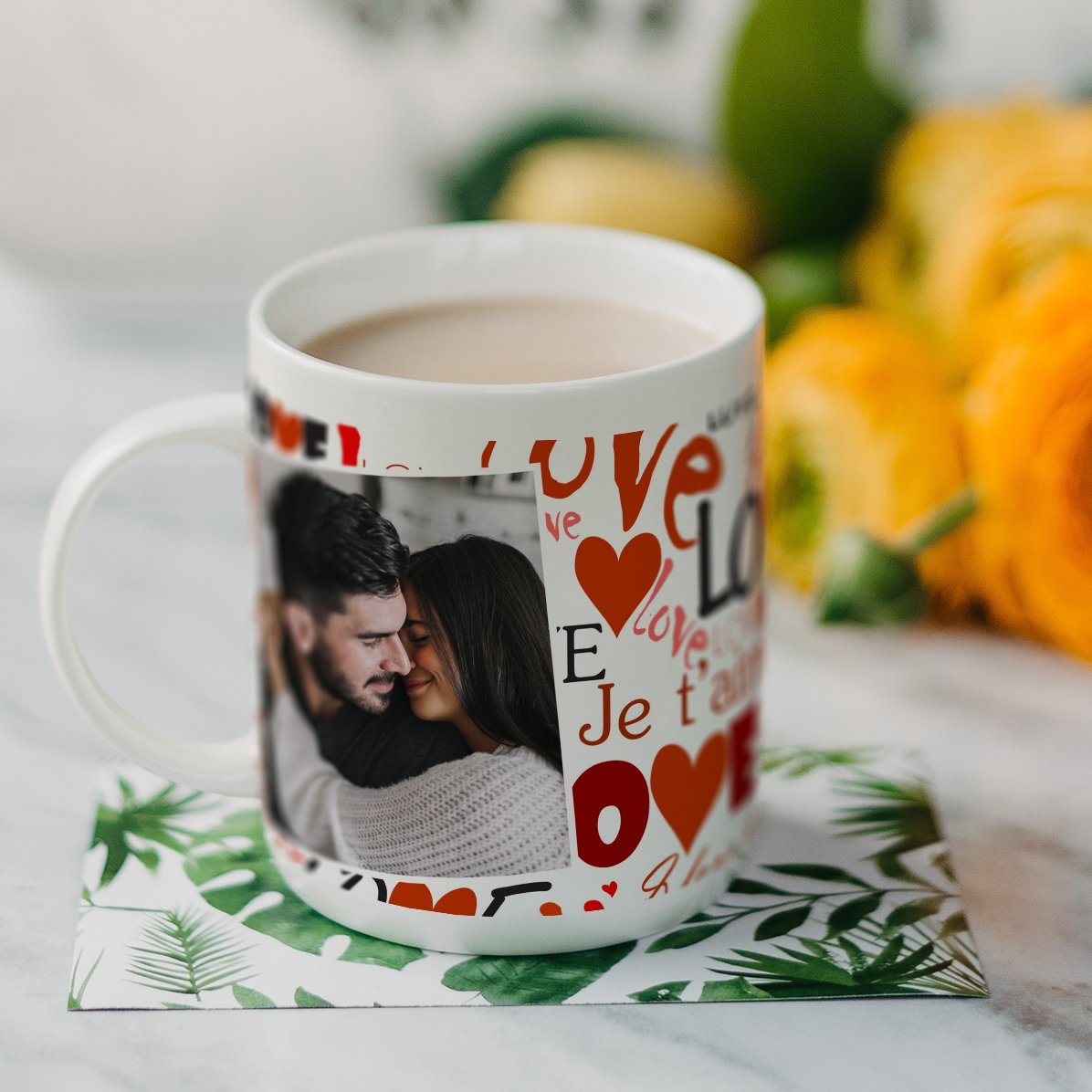 Προσωποποιημένο κύπελλο με τη λέξη «Love» και μια φωτογραφία