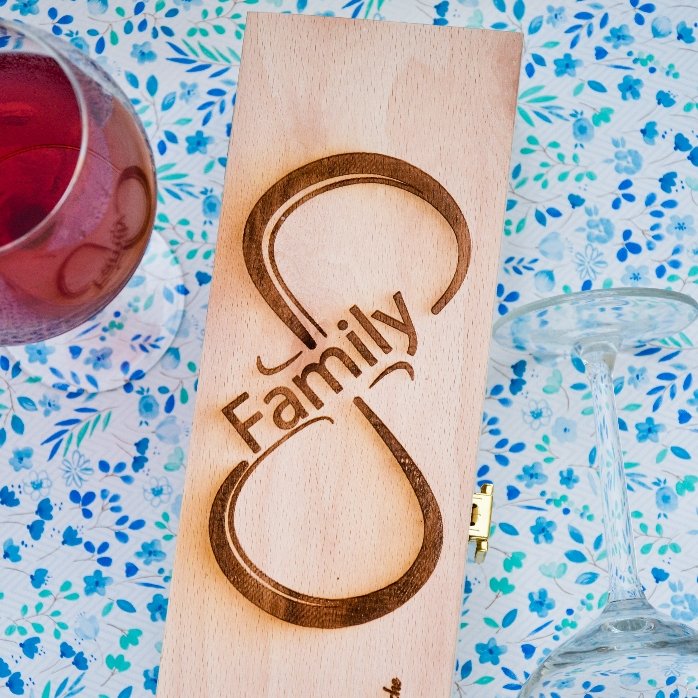 Personalised wine box - Infinite Family