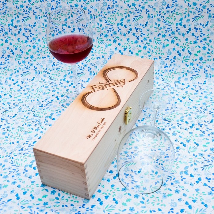 Personalised wine box - Infinite Family