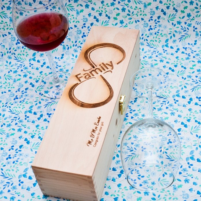 Personalised wine box - Infinite Family