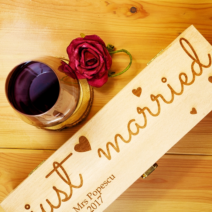 Προσωποποιημένο κουτί κρασιού - «just married»