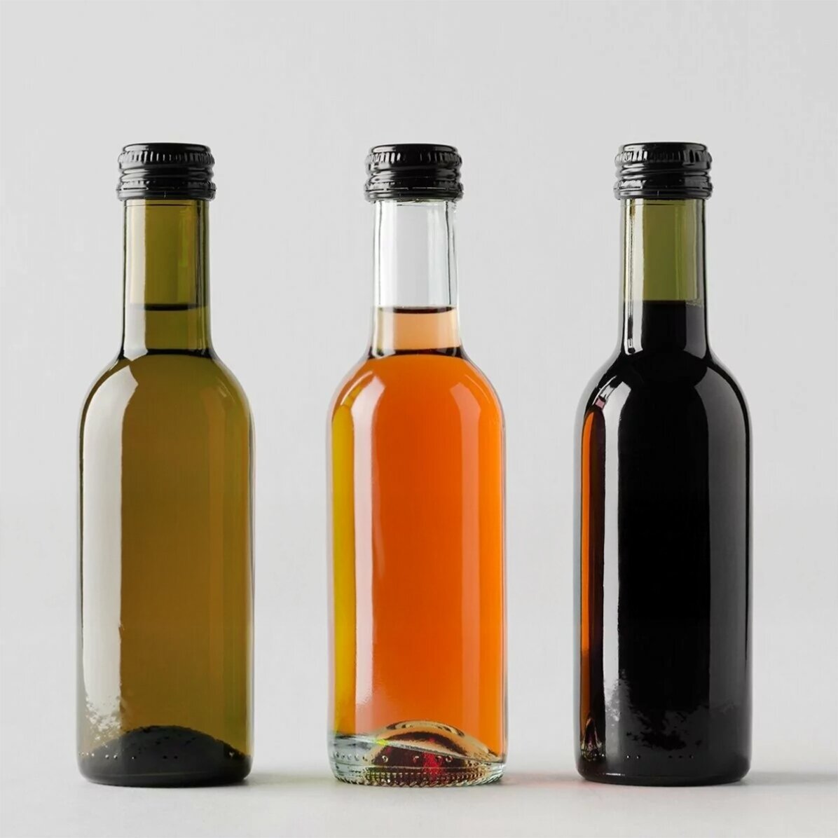 Mini wine bottle personalised with text - Reni model