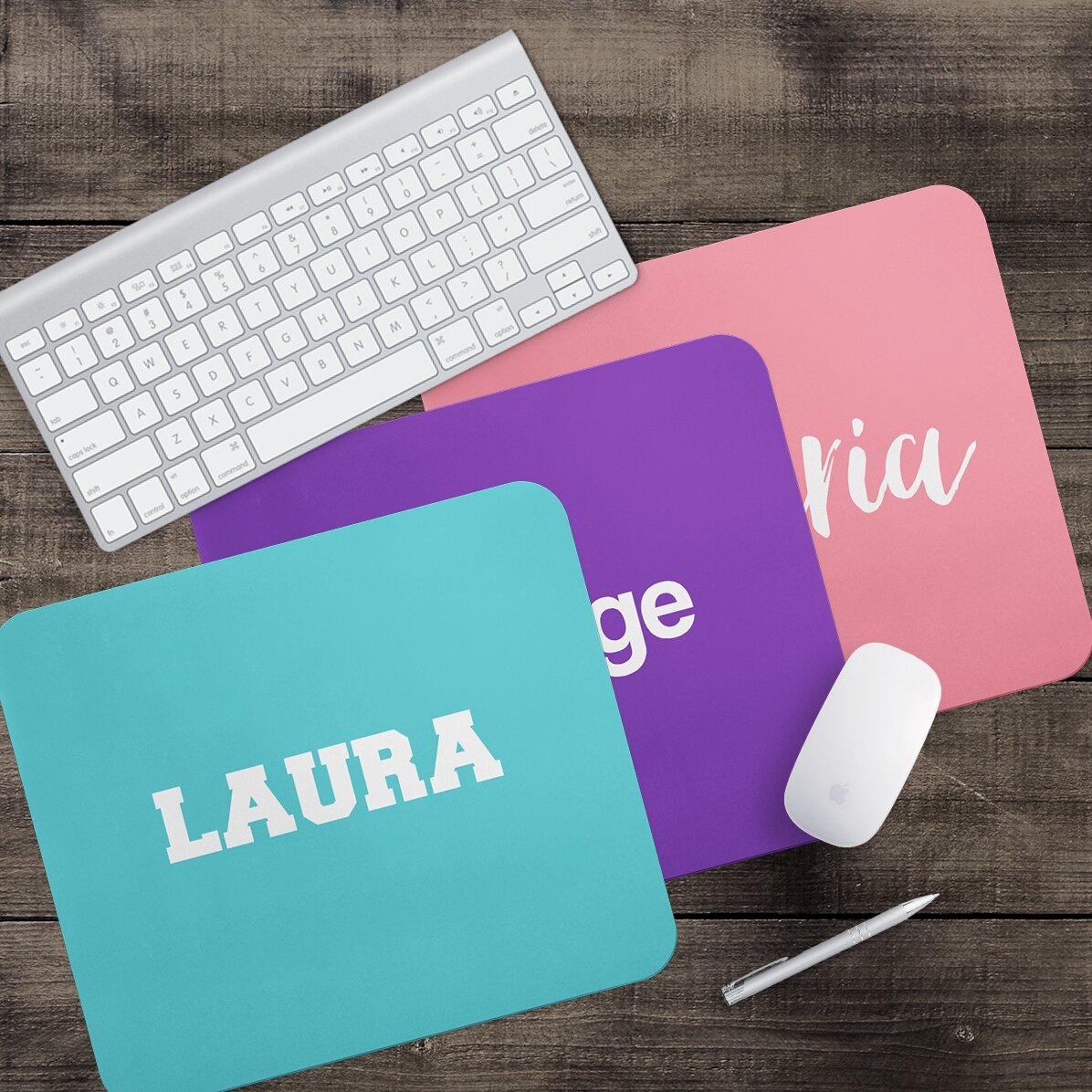 Προσαρμοσμένο mouse pad με όνομα και πολύχρωμο φόντο