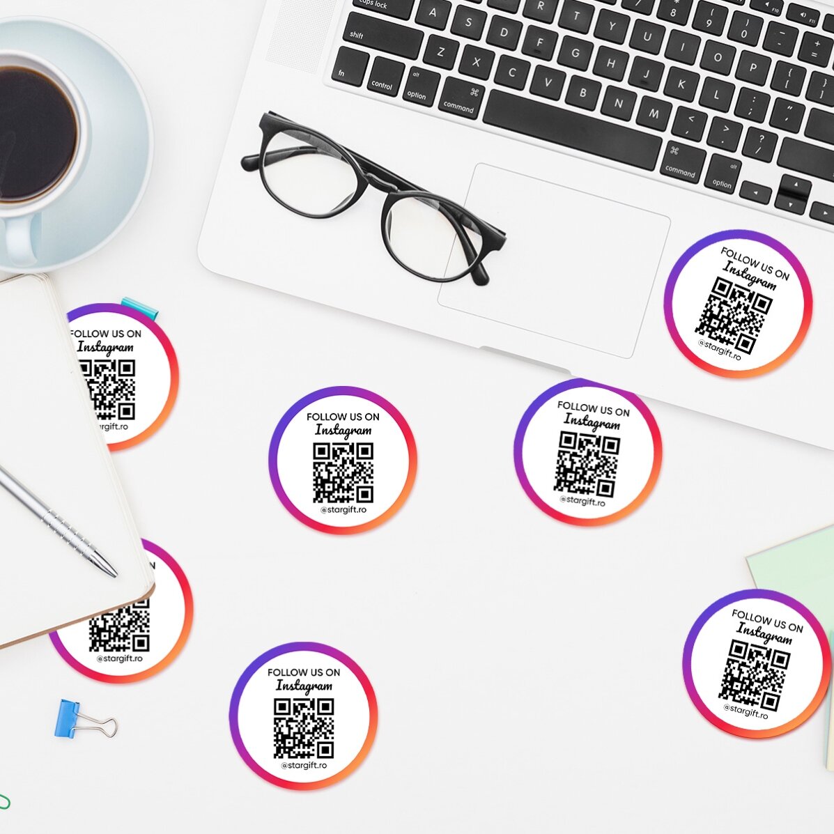 Σετ 12 στρογγυλών αυτοκόλλητων ετικετών, διαμέτρου 5 cm, εξατομικευμένων με κείμενο και QR code - Σε