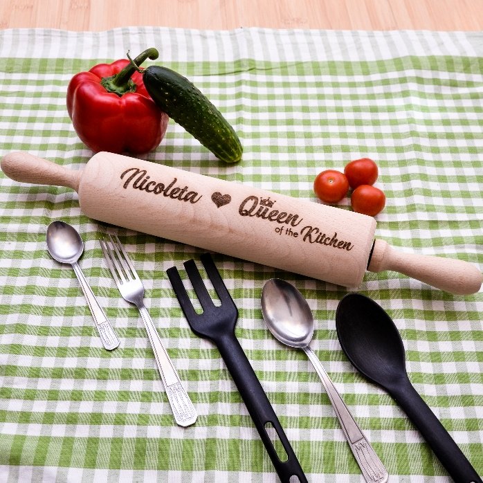 Προσαρμοσμένη ξύλινη σπάτουλα - Queen of the Kitchen