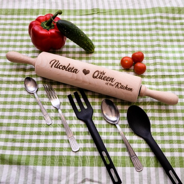 Προσαρμοσμένη ξύλινη σπάτουλα - Queen of the Kitchen