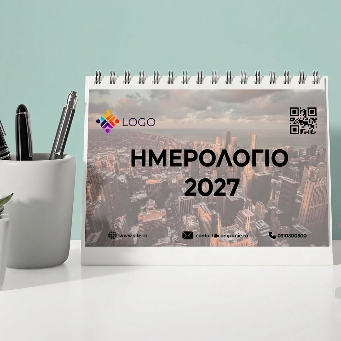 Προσαρμοσμένο επιτραπέζιο ημερολόγιο με λογότυπο, φωτογραφίες, κείμενο και QR